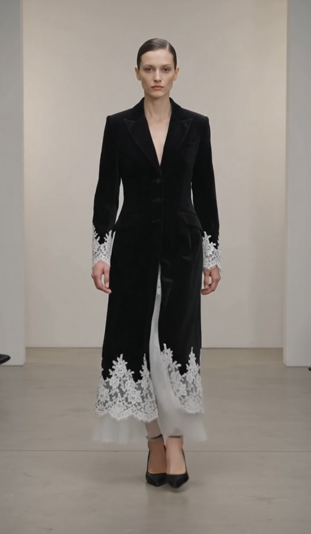 [VELVET ESCAPISM] Chantilly Lace Edition